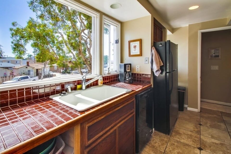 Kitchen with tree view