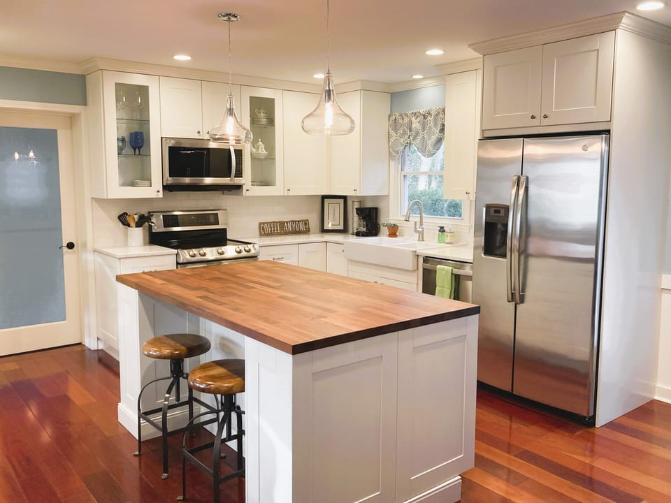 Kitchen any cook will love! Quartz and butcher-block countertops 