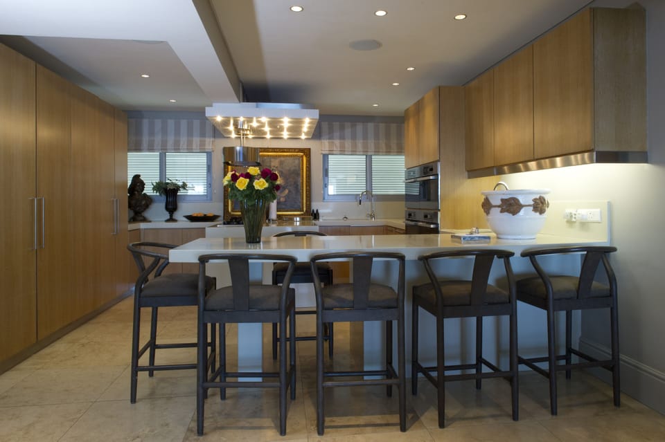 Kitchen & counter