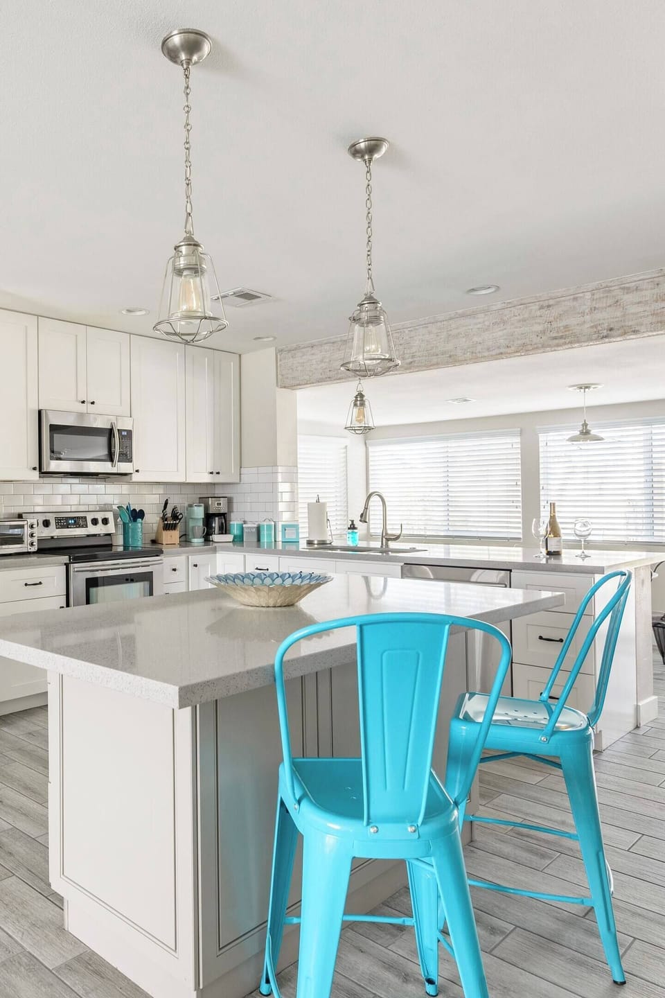 Beautiful, Large modern open kitchen at the Turquoise House South