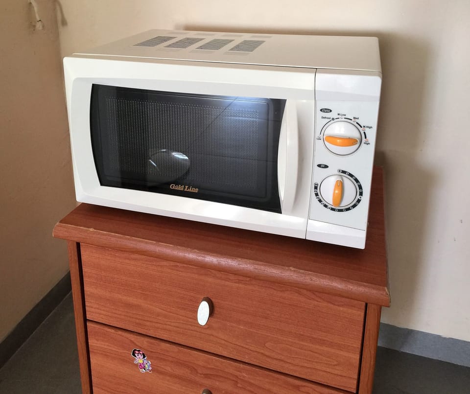microwave oven