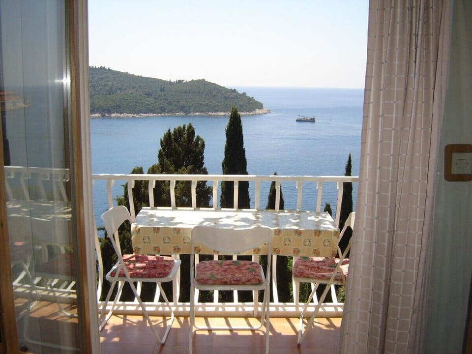 balcony table