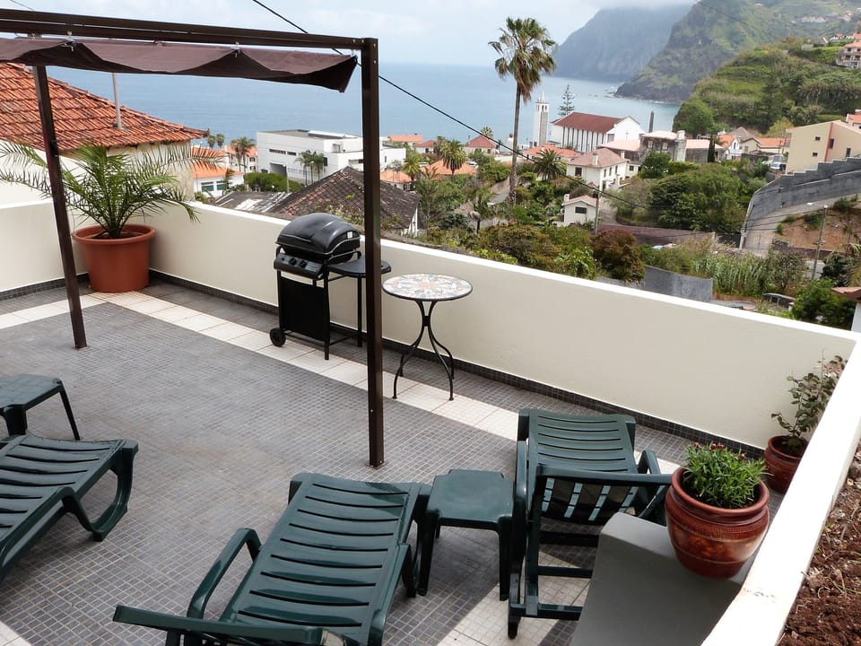 sun terrace/BBQ area