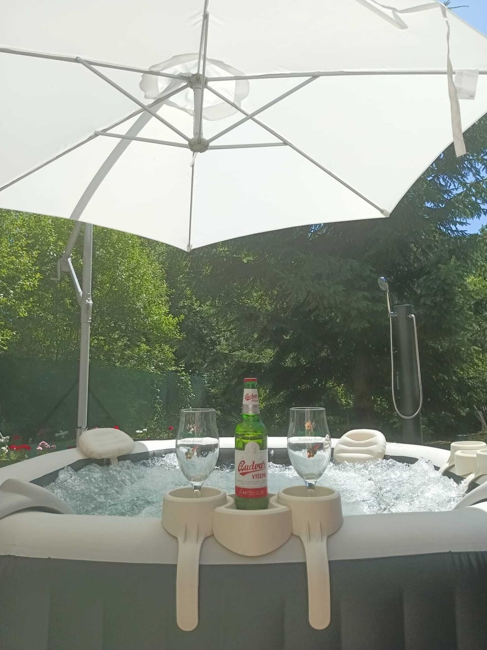 Outdoor spa tub