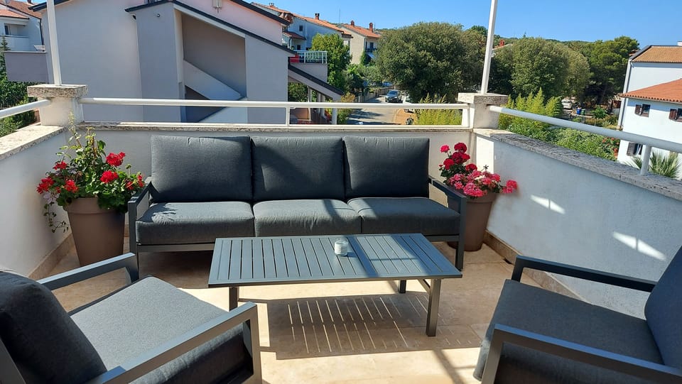 Large terrace area