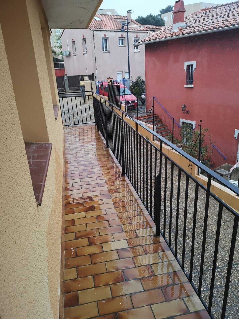 Side Balcony
