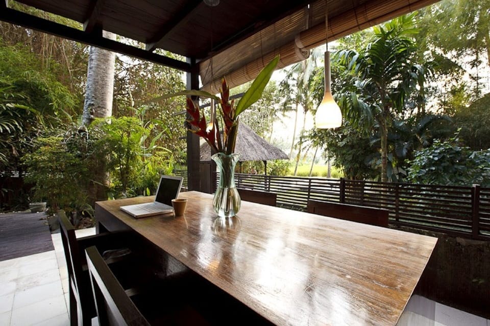 breakfast area outside