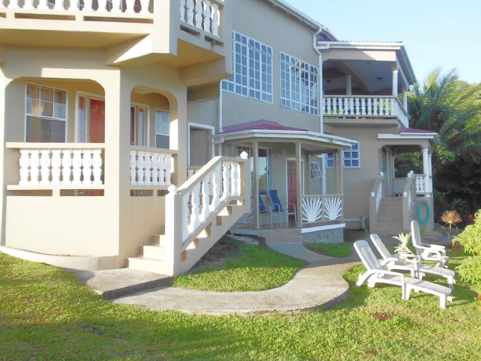 BAYSIDE VILLA ST. LUCIA