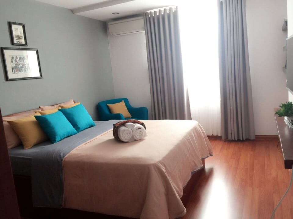 Queen room 