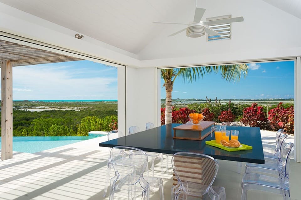 Alfresco dining