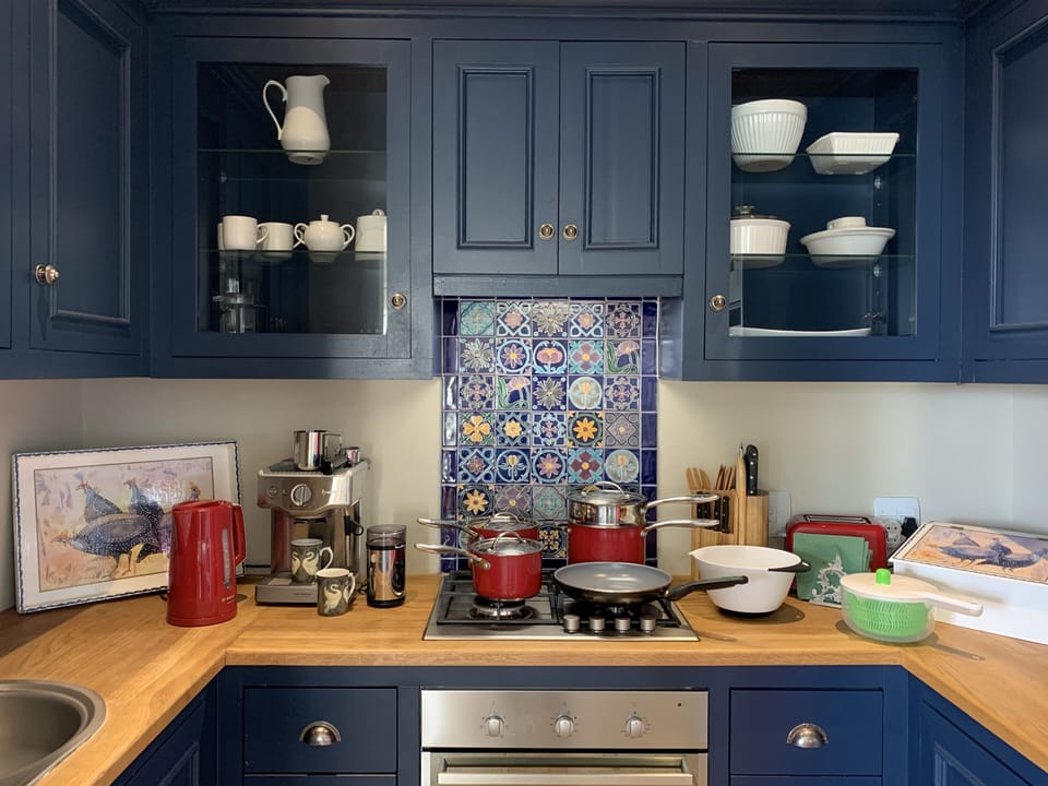 Espresso machine and all the cooking equipment you need for self-catering.
