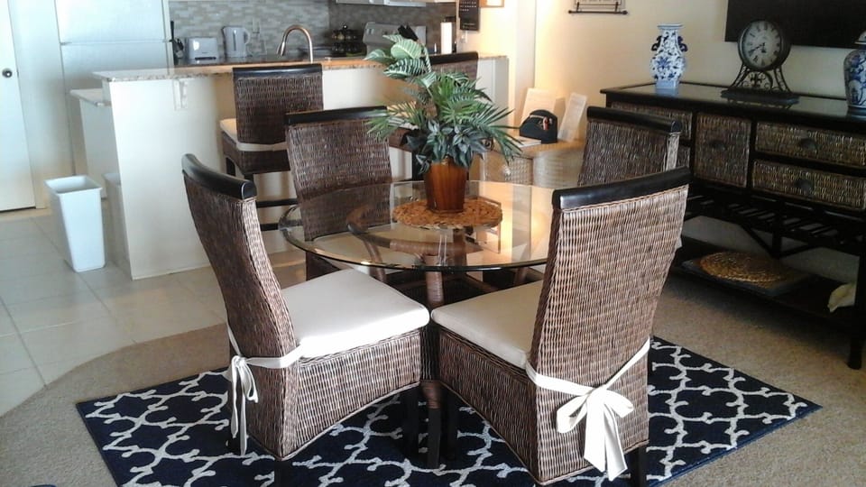 Tropical dining room furniture