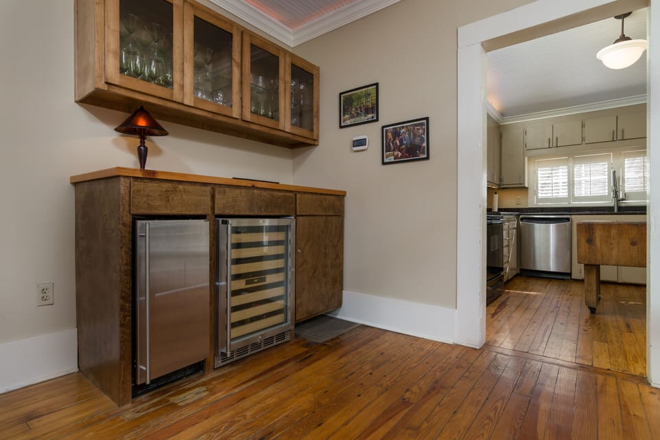 Bar with ice maker