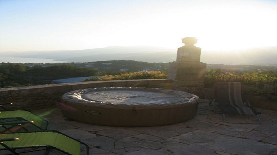 jacuzzi
