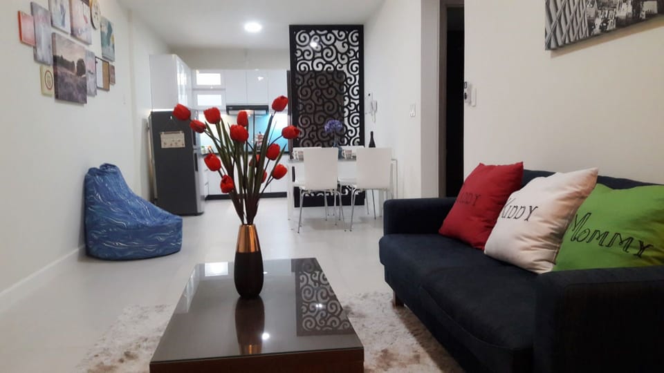 Living room with TV 43", internet cable, private wifi, HD movie home theatre