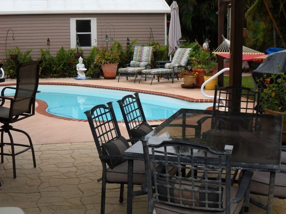Dine outside, overlook the pool. Play an outdoor yard game, or just relax.