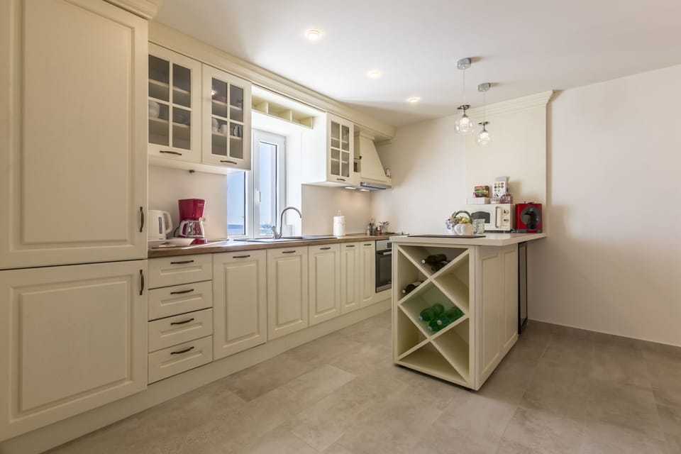 Kitchen & dining room -ground floor