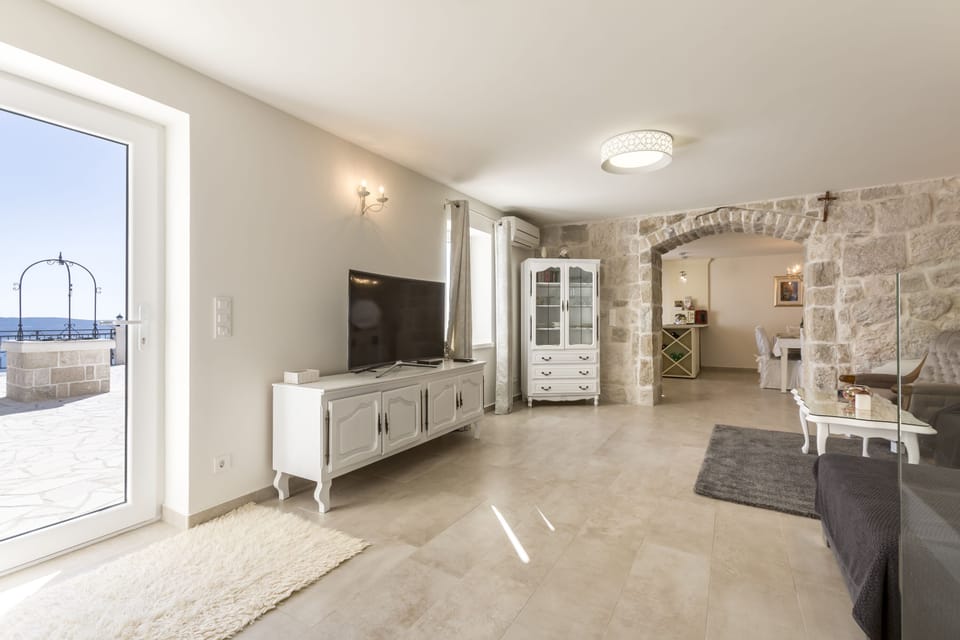 Living room -ground floor