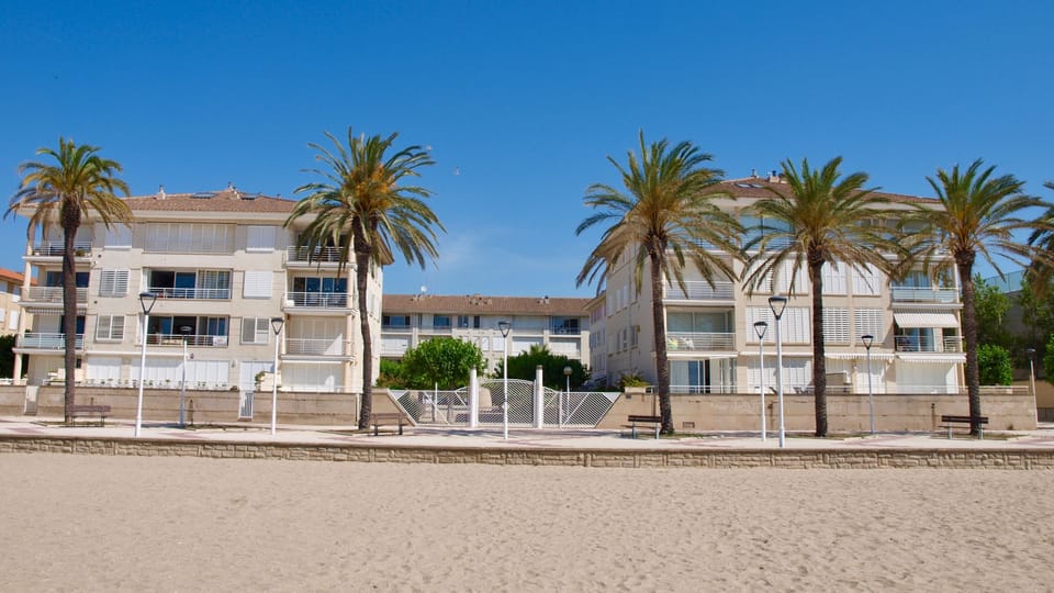 Outdoors - Residential area from the beach