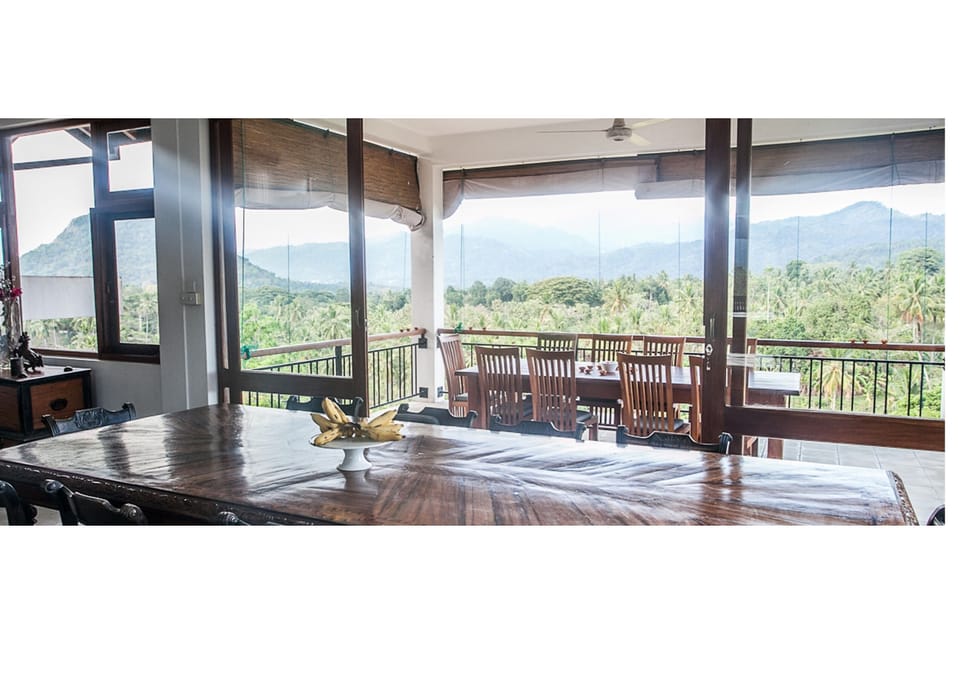 indoor & outdoor dining rooms