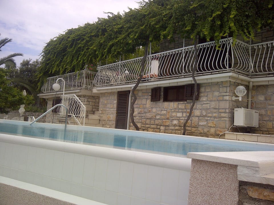 Villa front