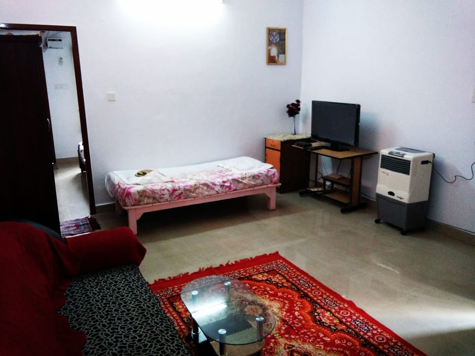 Other view of hall