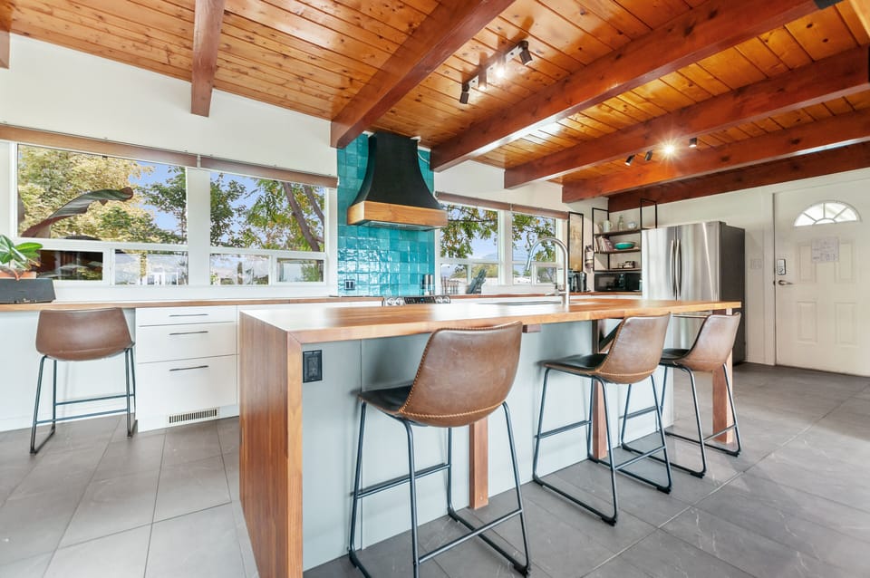 Love this kitchen!