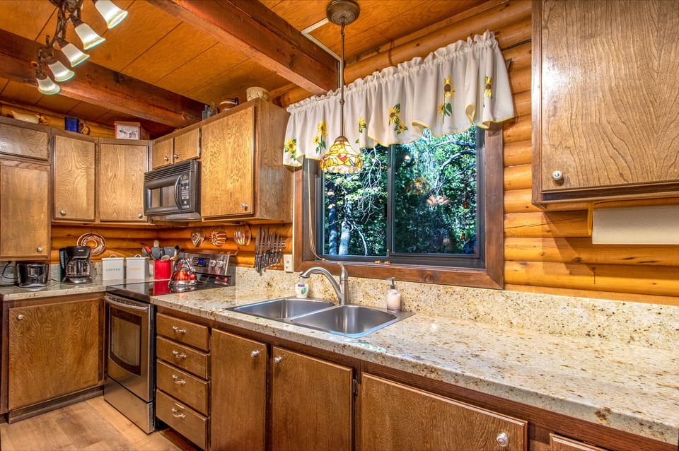 Fully furnished updated kitchen.