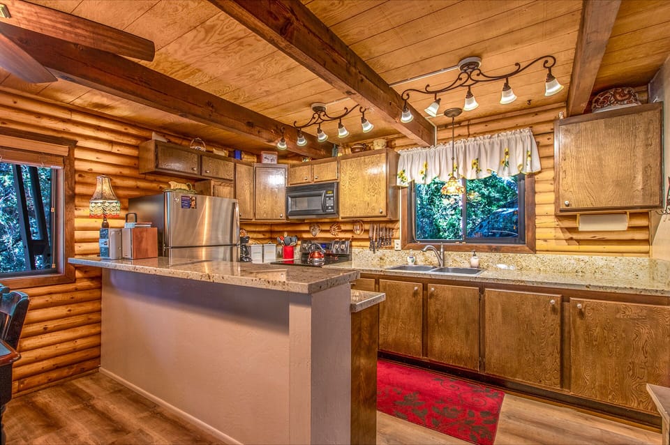 Fully furnished updated kitchen.