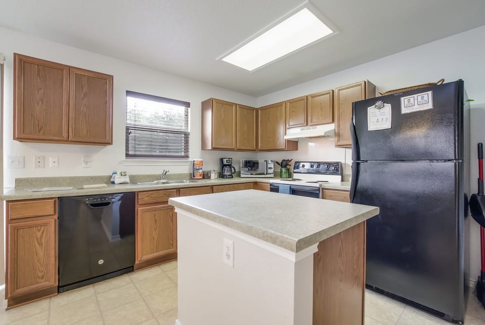 Alt. Kitchen view