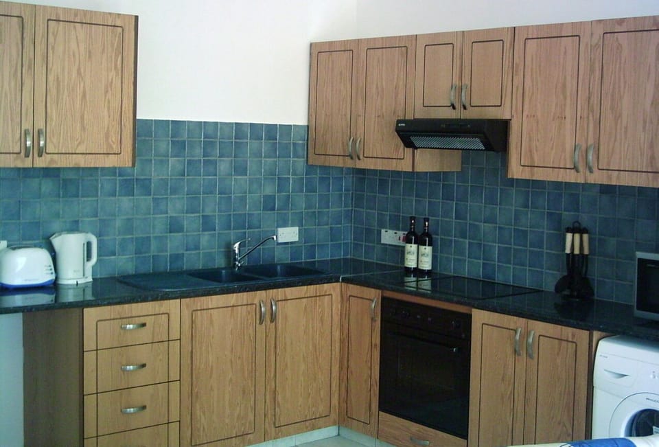 Fully equipped kitchen.