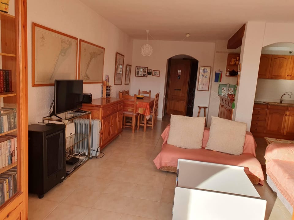 MAIN ROOM