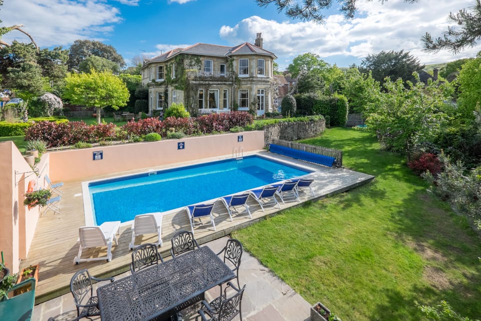 Guests' garden with swimming pool