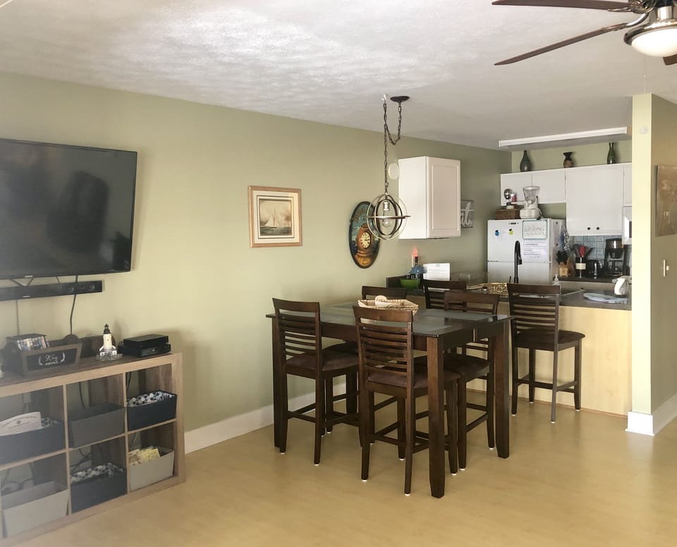 Condo is a spacious open floor plan perfect for family gatherings at the lake!