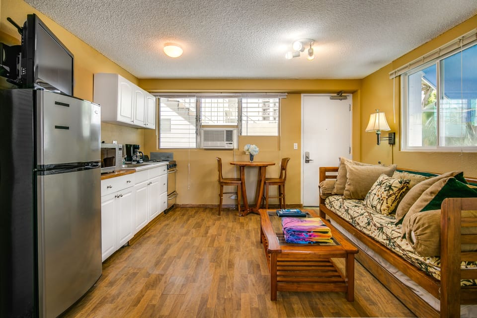 Kitchen, Dining and WiFi throughout