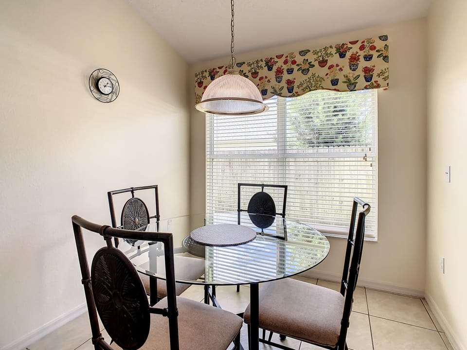Breakfast Nook
