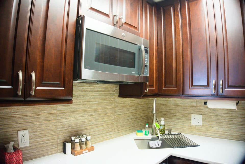 Microwave/Convection Oven. Large sink 