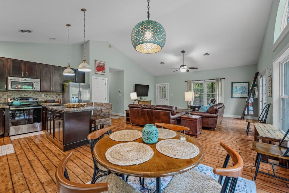 Open Space to stay connected in every conversation.