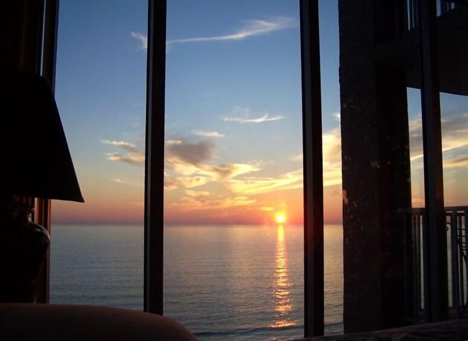 Fantastic sunsets from all 3 bedrooms