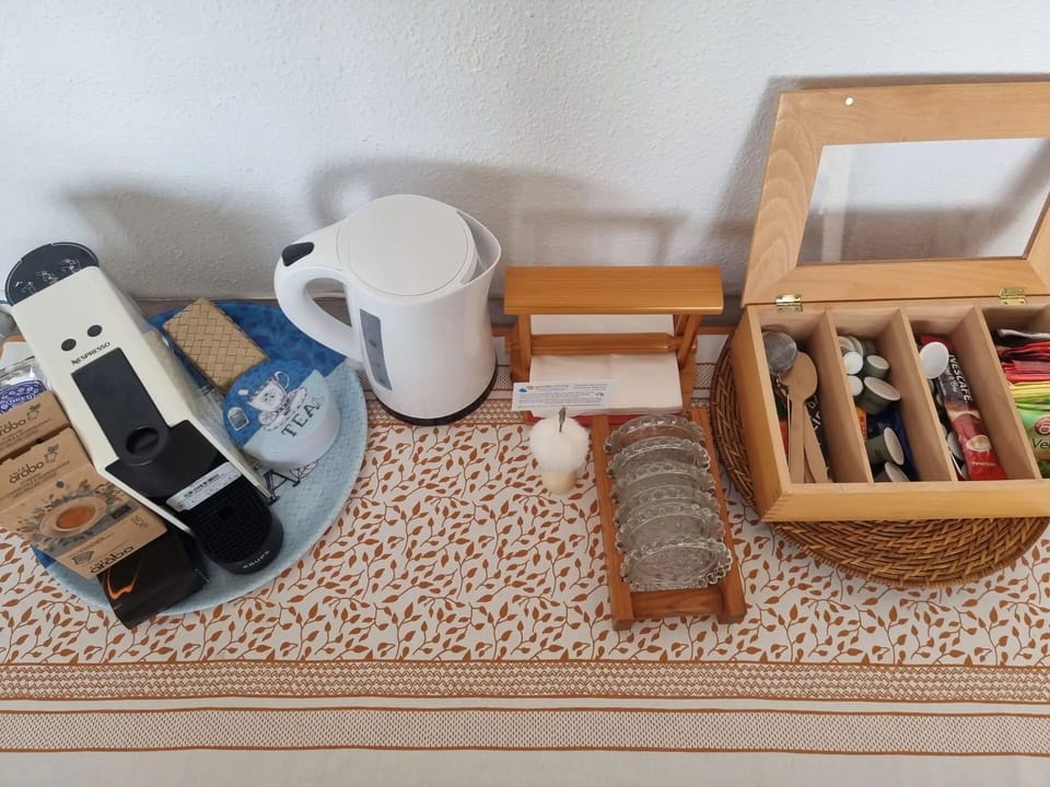 Coffee/tea facilities,Kitchen or kitchenette,Business facilities,Non alcoholic drinks,Family