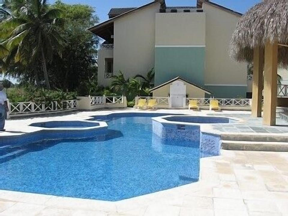 Condo pool