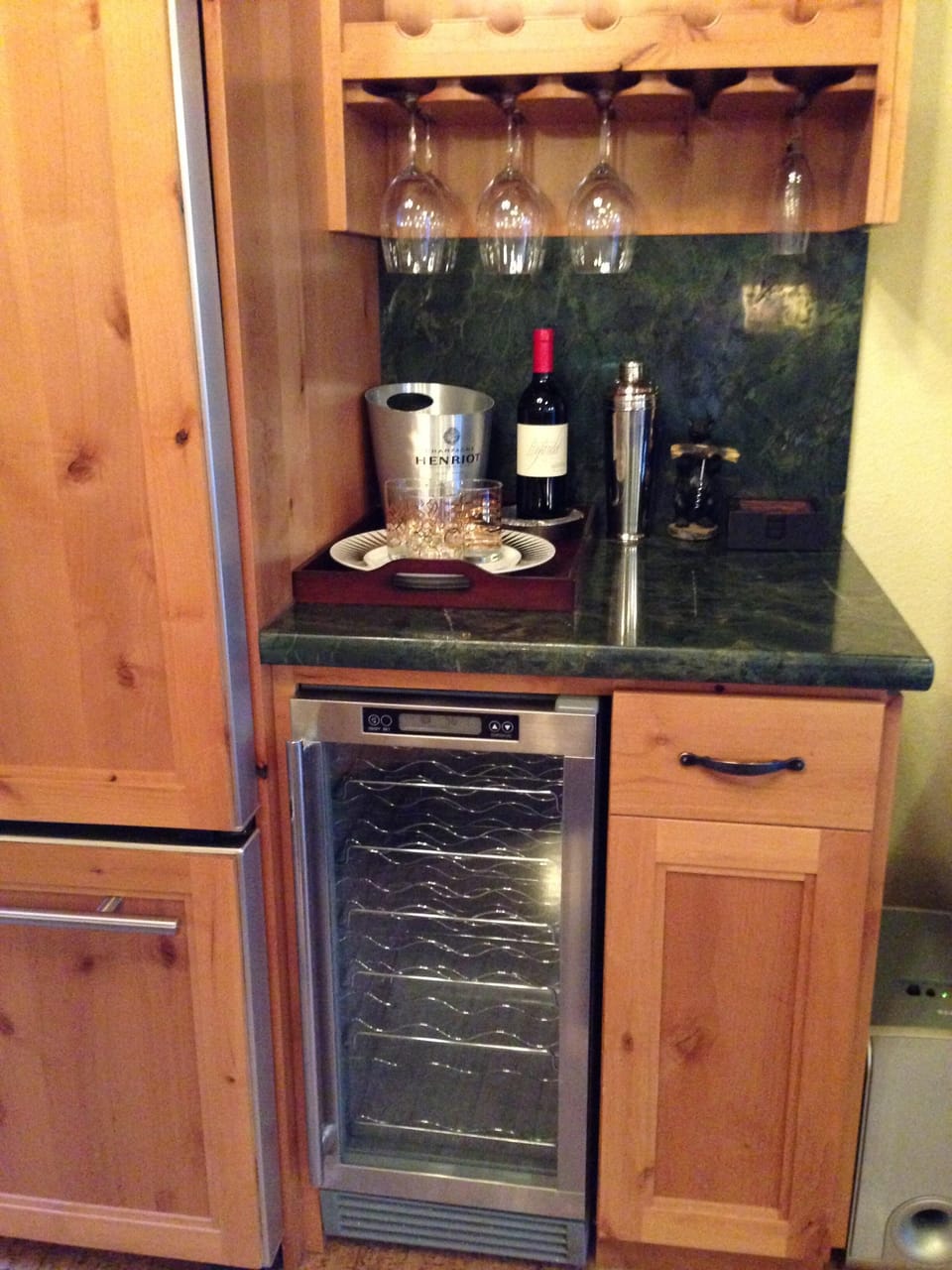 Wine bar, refrigerator and counter area
