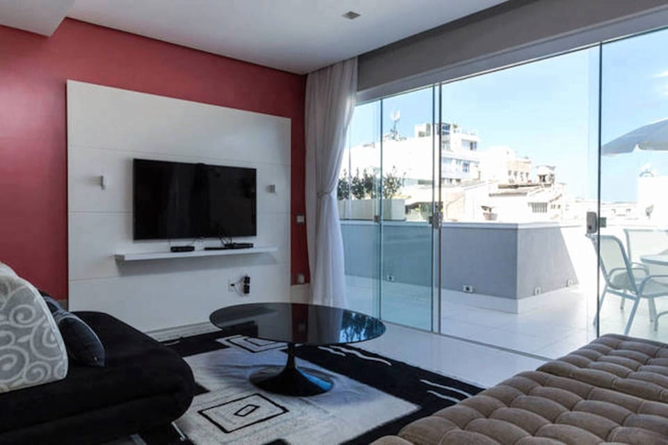 Living room leading out to the Terrace