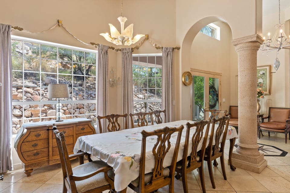 Dining room: main level