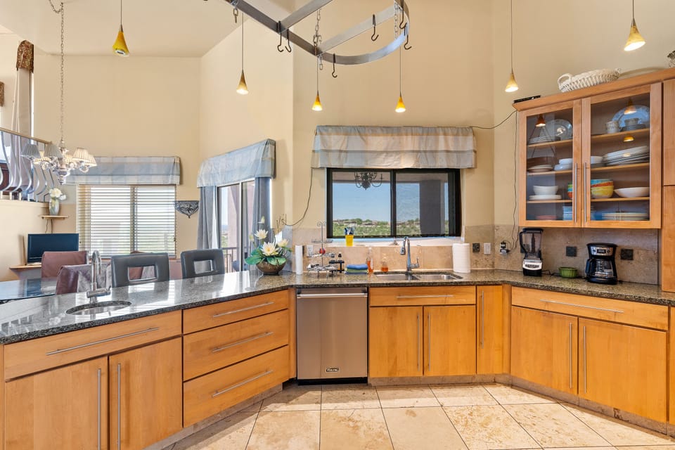 Kitchen: main level