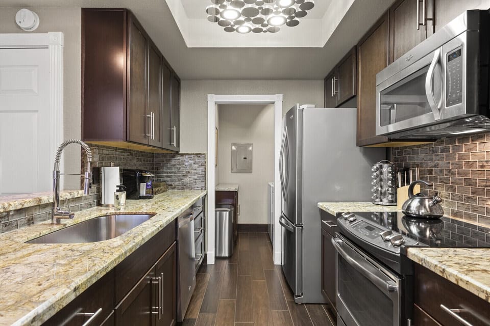 Kitchen/laundry room