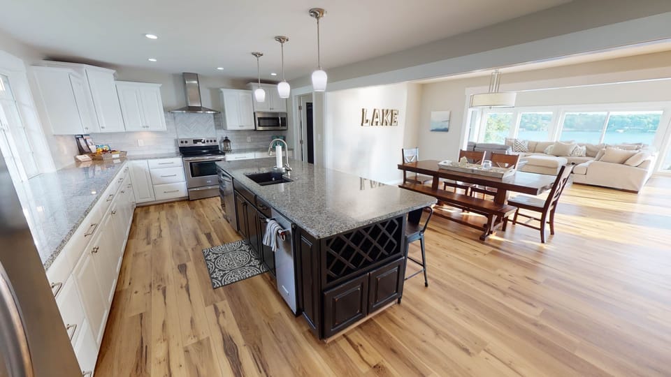 Massive kitchen 