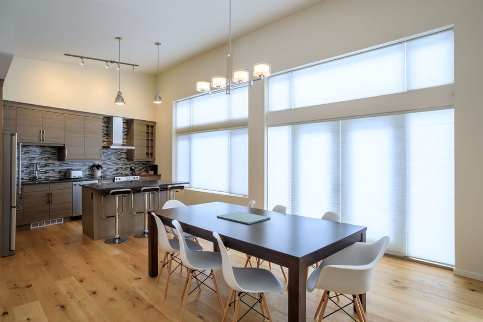 8 person dining area. W/ everything needed to serve & entertain a large group.