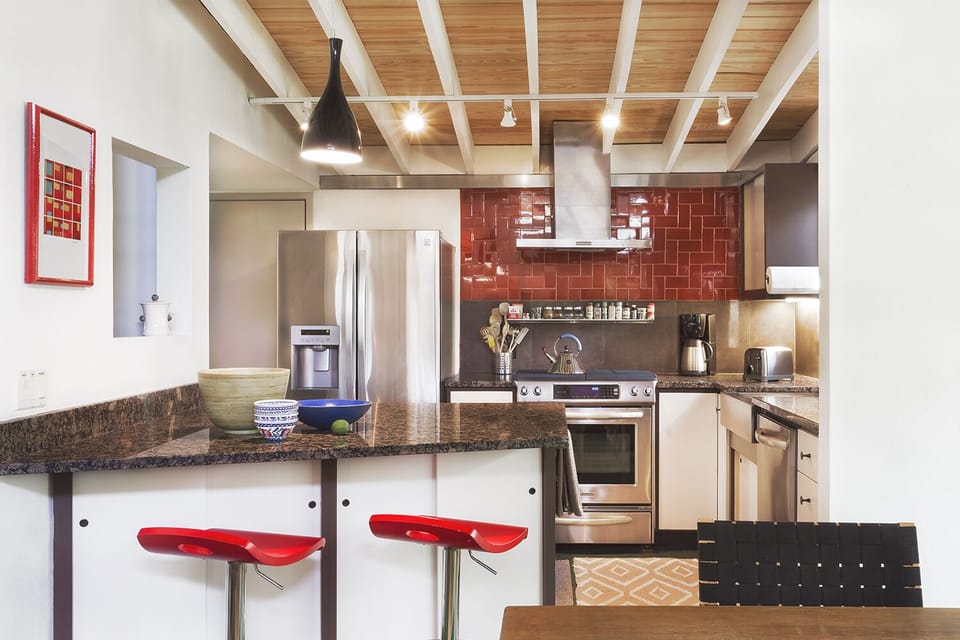 Vaulted kitchen island /bar seating