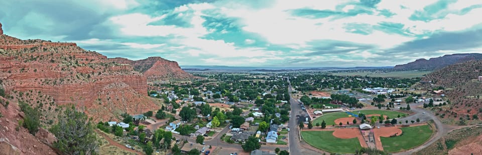 Panoramic photo of Kanab from Squaw Trail.